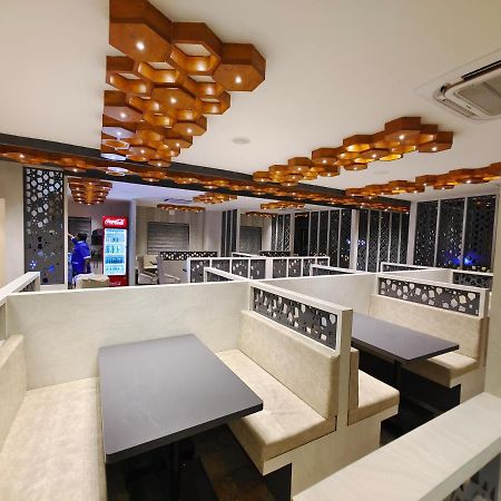 Hotel Thousand Pillars Varangal Kültér fotó