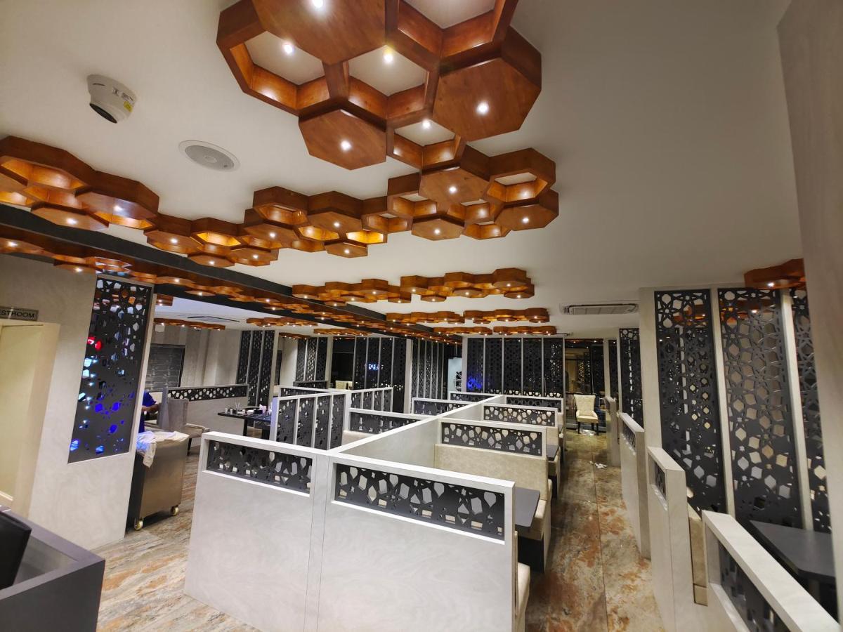 Hotel Thousand Pillars Varangal Kültér fotó