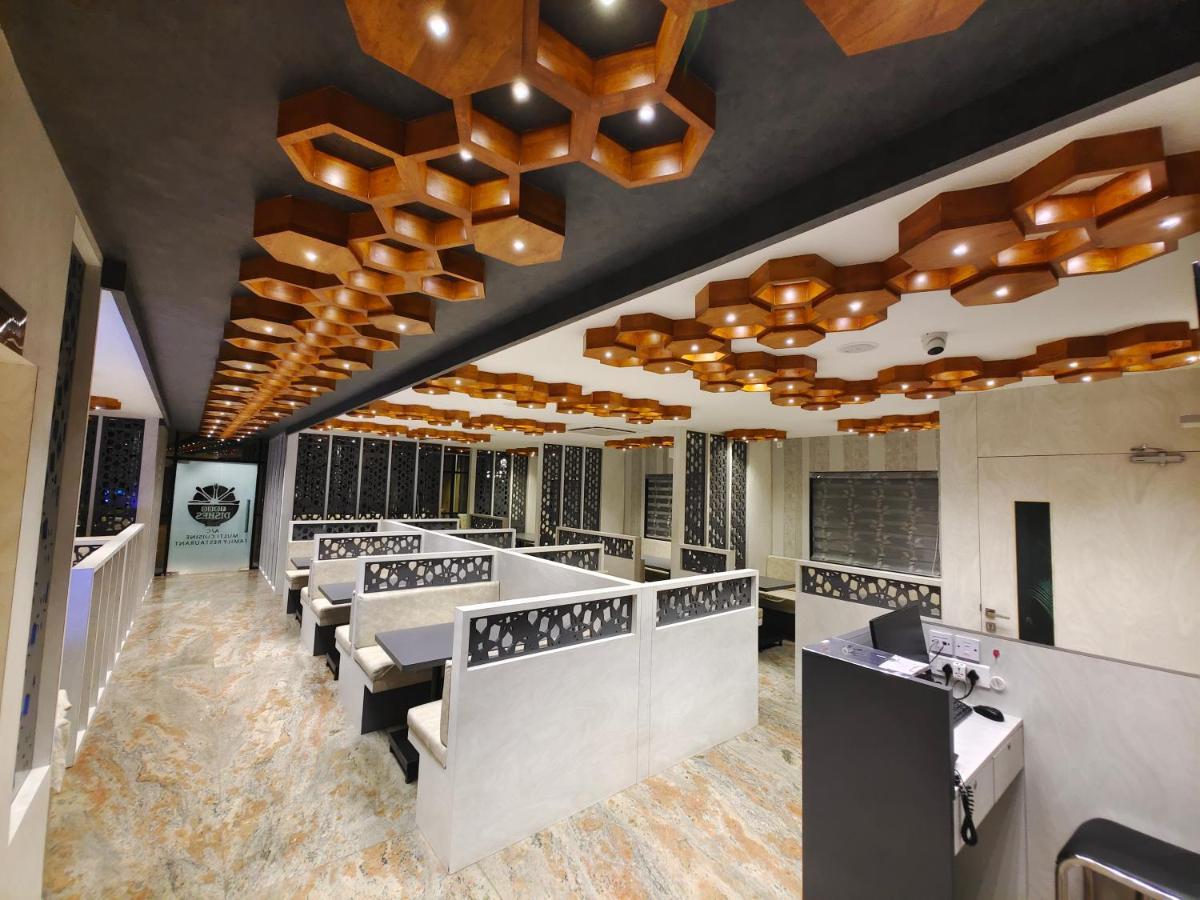 Hotel Thousand Pillars Varangal Kültér fotó